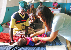 Kurokawa baby web Dr. Kurokawa examines a baby with malaria in a field hospital in Liberia, during her 2006 assignment with Doctors Without Borders. (Field photos courtesy of Dr. Tomoko Kurokawa)